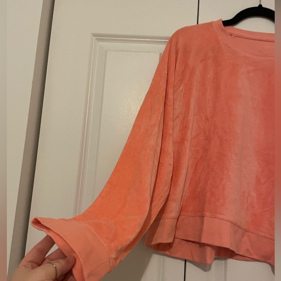 Gap Love by Gap velour peach crewneck sweatshirt size XL - Picture 3 of 3